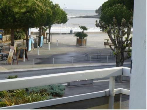 Hotel De La Plage แซ็งต์-ปาเลส์-ซูร์-แมร์ ภายนอก รูปภาพ
